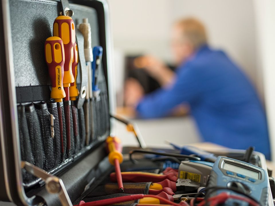 C F022411 bei Elektrotechnik Härning in Weiherhammer