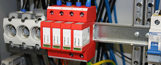 Über­spannungs­schutz bei Elektrotechnik Härning in Weiherhammer